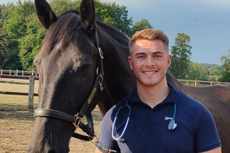 Young vet joins New Forest practice that treated his injured horse